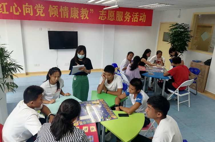 帮助解决残疾人在社区,家庭康复训练中遇到的难题,指导如何科学,有效